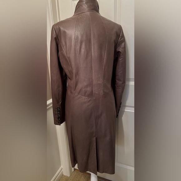 Danier Ladies Italian Leather Coat - Picture 4 of 9